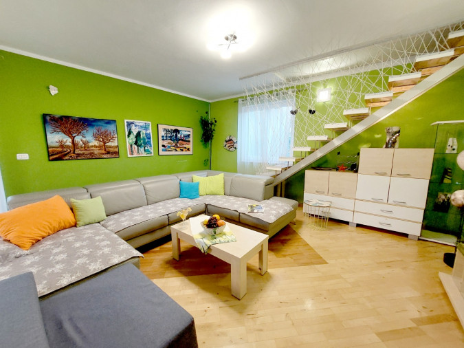 A Space Designed for a Comfortable Stay, Art apartman Pula Pula